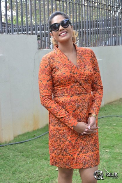 Mumtaz-Sorcar-at-Guru-Movie-Success-Meet